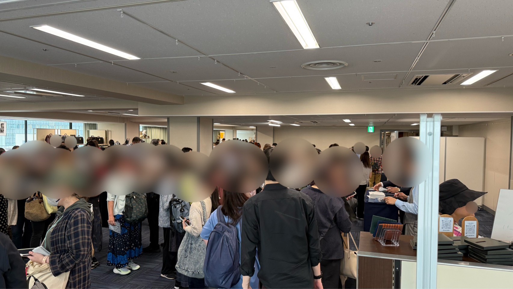 多くのお客さまでにぎわう会場の様子